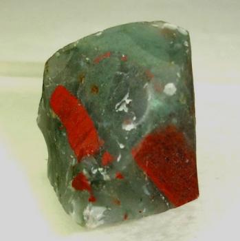 Кровавый камень - синоним гелиотропа (Bloodstone (Heliotrope))