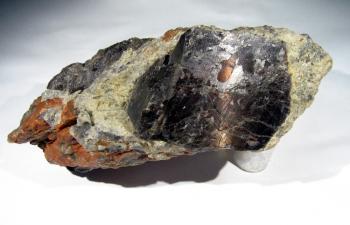 Силлиманит  или  Фибролит (Sillimanite or Fibrolite)