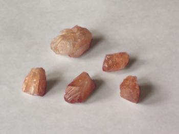 Ковдорскит и Бобьерит (Kovdorskite & Bobierite)